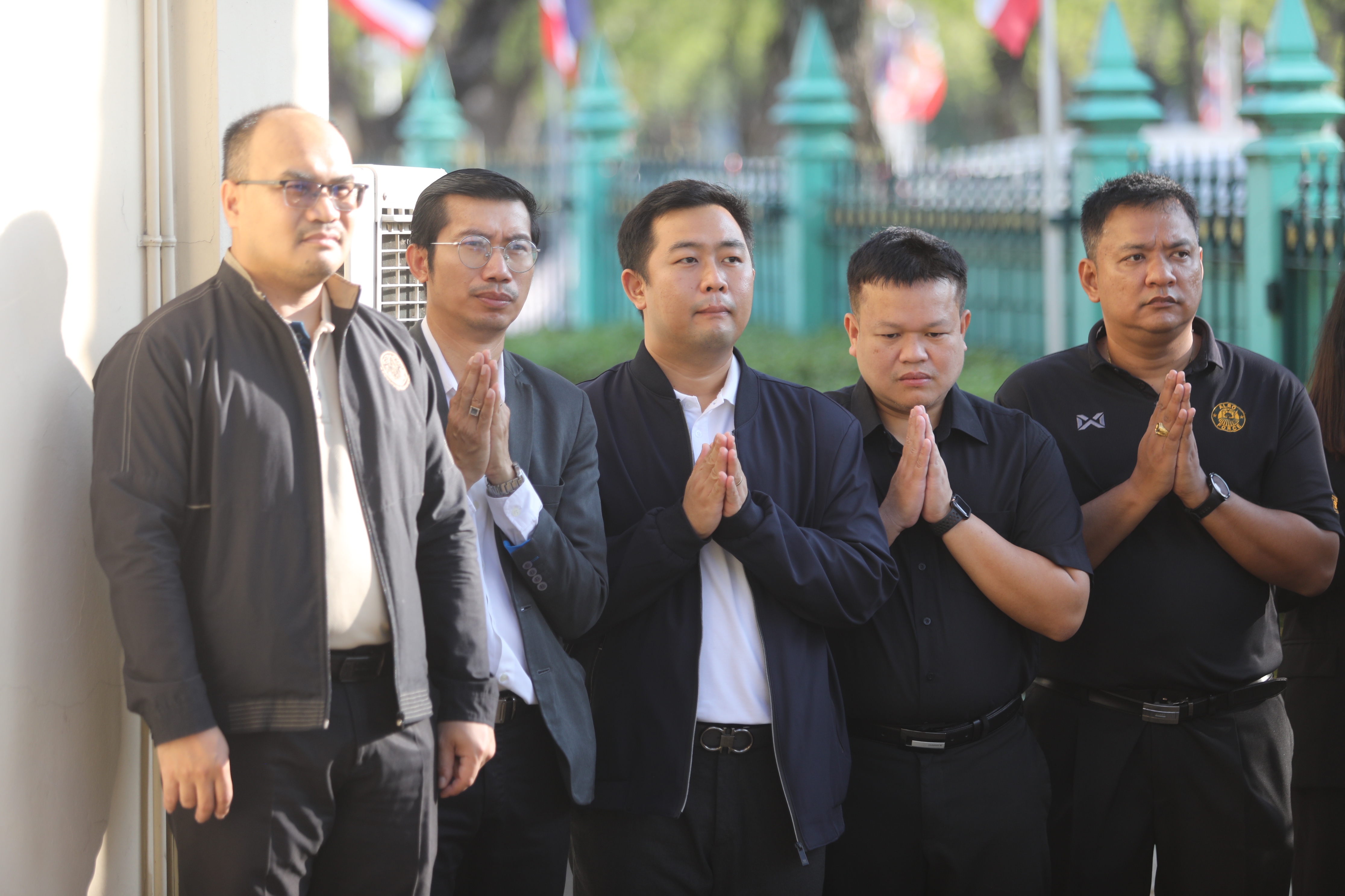 title - รองเลขาธิการ ส.ป.ก. สักการะสิ่งศักดิ์สิทธิ์ประจำ ส.ป.ก. เนื่องในโอกาสเข้ารับตำแหน่งใหม่